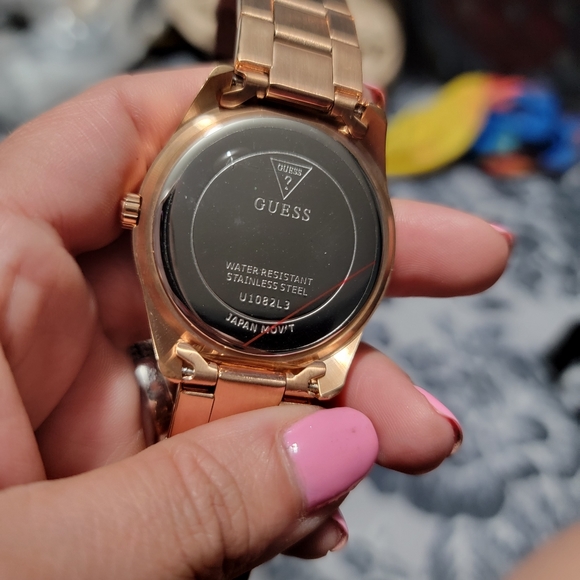 Gold Rose Guess Watch - Picture 3 of 4